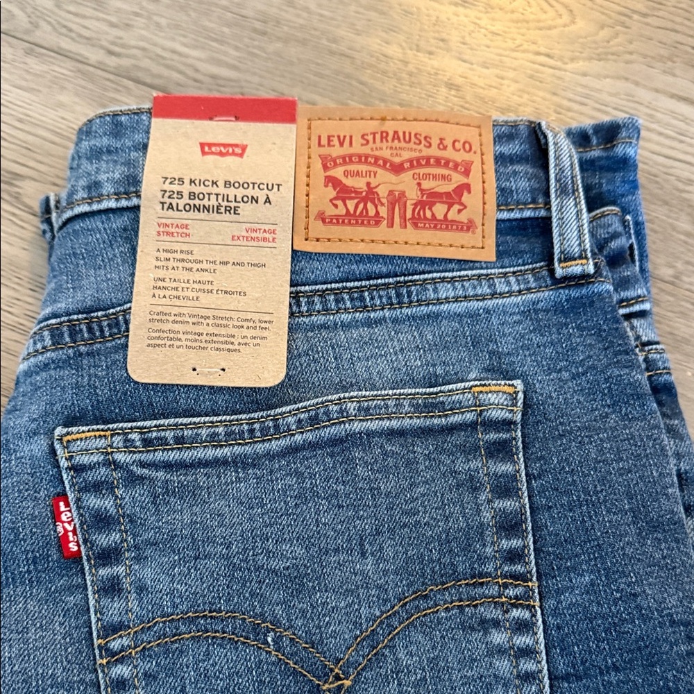 NWT LEVIS 725 kick bootcut Jeans - Picture 2 of 7